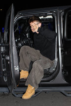 BOXY HEAVYWEIGHT DROP-SHOULDER HOODIE.