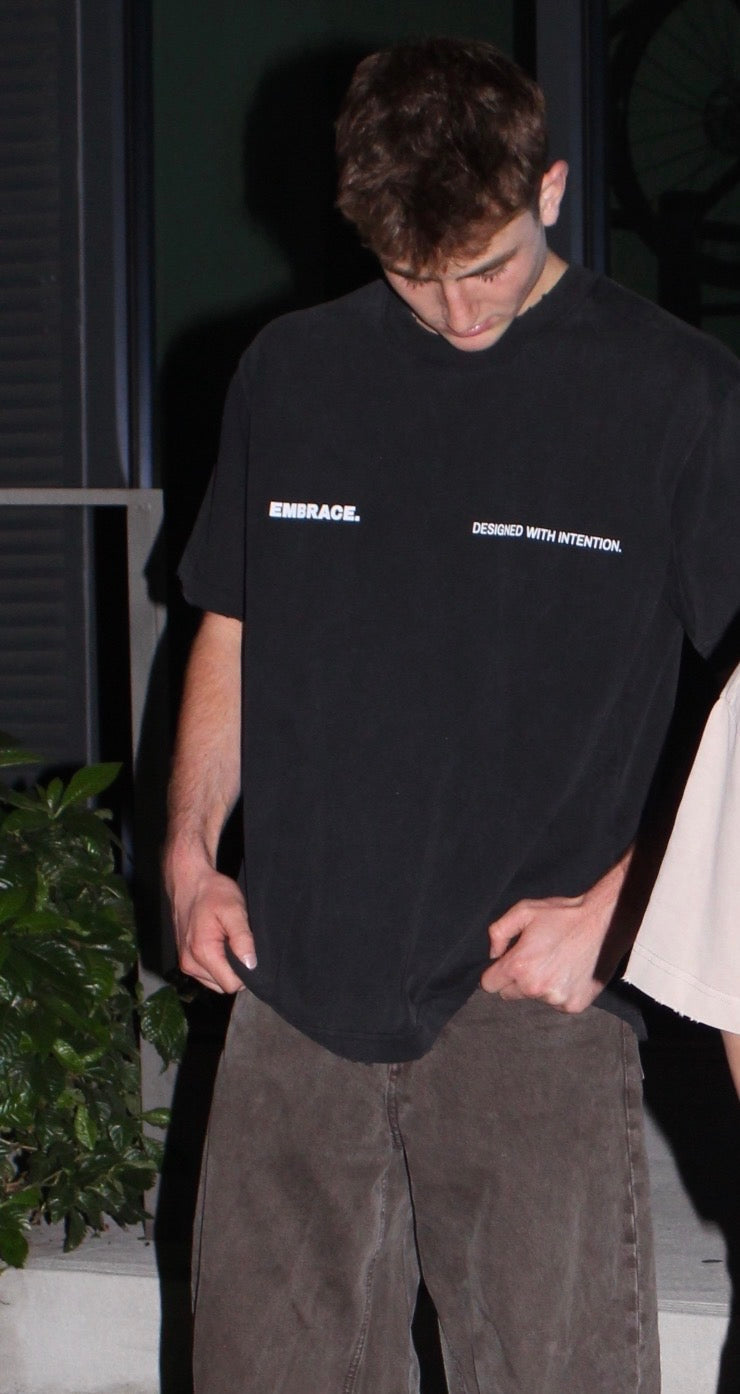 HEAVYWEIGHT VINTAGE FRAYED T-SHIRT.