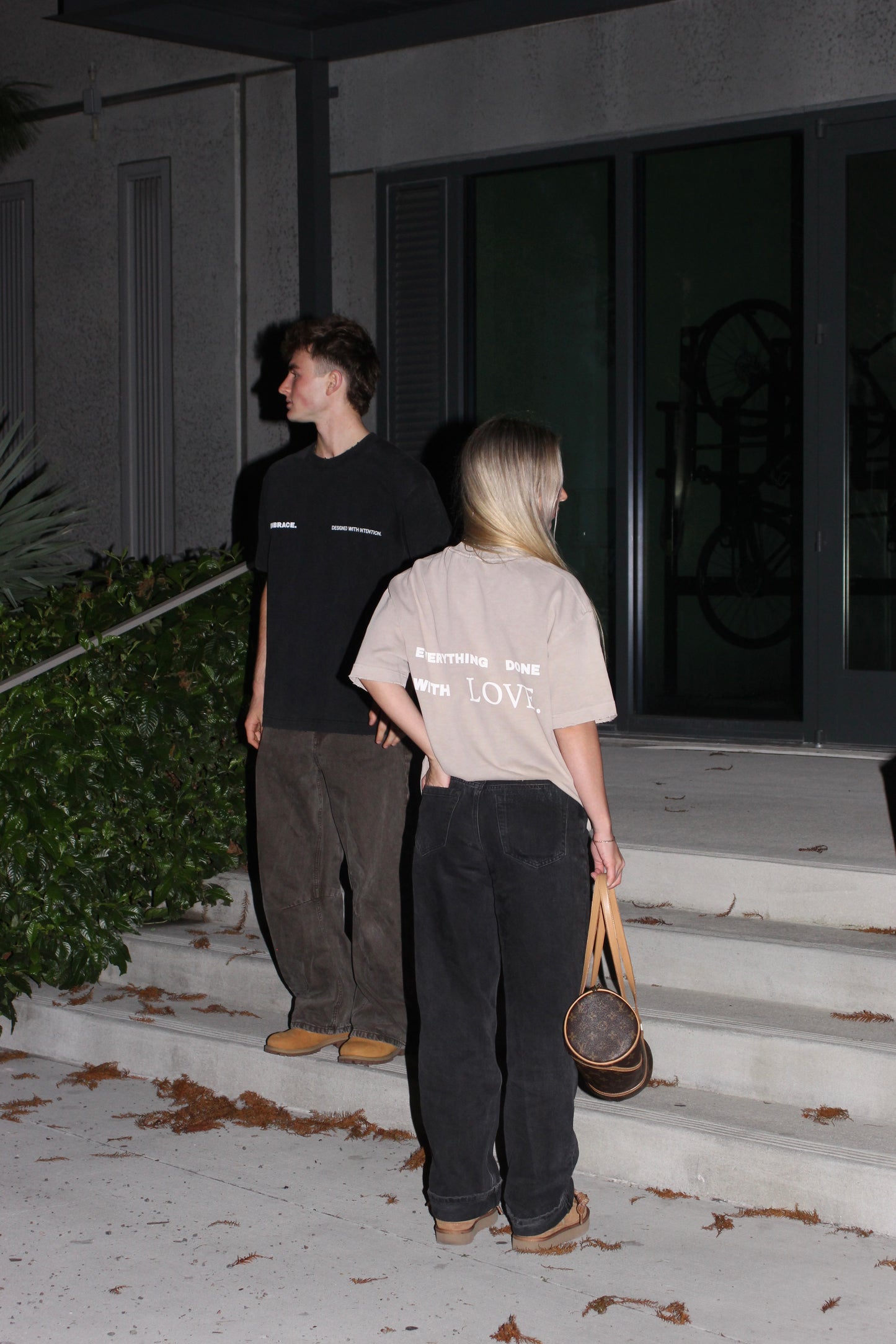 HEAVYWEIGHT VINTAGE FRAYED T-SHIRT.